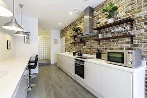 Beautiful One Bed Abode In East Putney