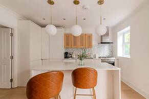 Beautiful 2 Bed, 2 Bath Abode In Dulwich