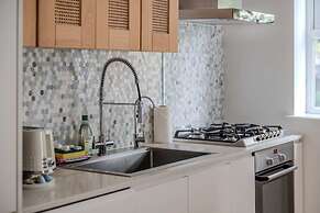 Beautiful 2 Bed, 2 Bath Abode In Dulwich