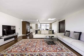 Beautiful 4 Bed Abode Near Imperial Wharf