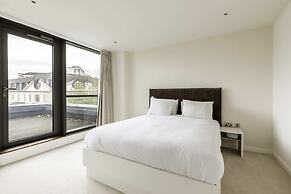 Beautiful 4 Bed Abode Near Imperial Wharf
