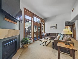 Co208 Copper One Lodge 2 Bedroom Condo by RedAwning