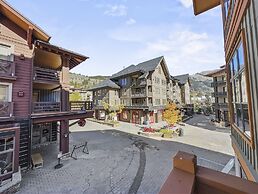 Co208 Copper One Lodge 2 Bedroom Condo by RedAwning