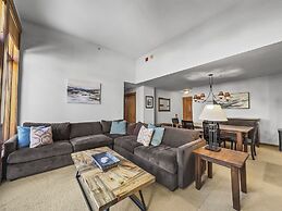 Co208 Copper One Lodge 2 Bedroom Condo by RedAwning