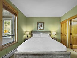 Tx205 Taylors Crossing 2 Bedroom Condo by RedAwning