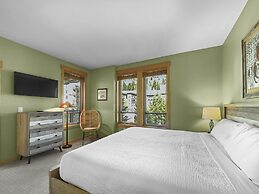 Tx205 Taylors Crossing 2 Bedroom Condo by RedAwning