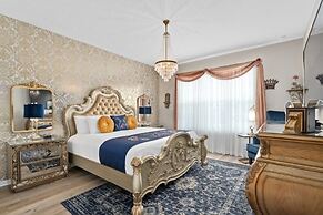 Amazing Solara Resort Near Disney & Universal! 9 Bedroom Villa by Reda