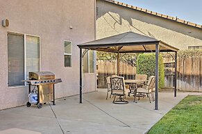 Family-friendly Modesto Home w/ Grill & Yard