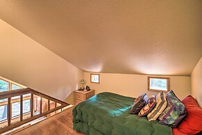 Truckee Golf Course Home w/ Hot Tub & Deck
