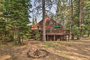 Truckee Golf Course Home w/ Hot Tub & Deck
