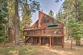 Truckee Golf Course Home w/ Hot Tub & Deck