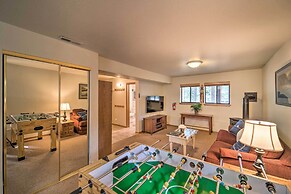 Truckee Golf Course Home w/ Hot Tub & Deck