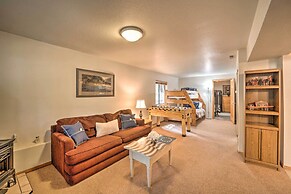 Truckee Golf Course Home w/ Hot Tub & Deck