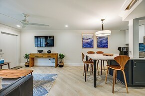 Upscale Naples Condo w/ Pool Access: Walk to Pier!