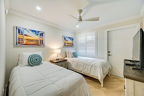 Upscale Naples Condo w/ Pool Access: Walk to Pier!