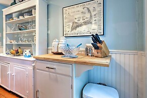 Maushop Village Getaway w/ Private Beach Access!