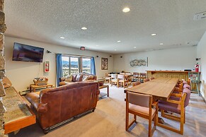 Mountain Adventure Home Base - Ski, Hike & Chill!