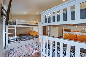 Mountain Adventure Home Base - Ski, Hike & Chill!