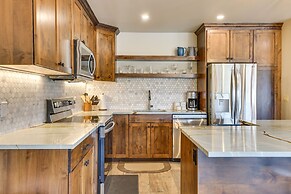 Mountain Adventure Home Base - Ski, Hike & Chill!