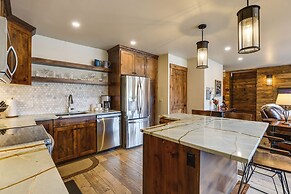 Mountain Adventure Home Base - Ski, Hike & Chill!