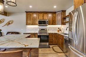 Mountain Adventure Home Base - Ski, Hike & Chill!