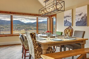 Mountain Adventure Home Base - Ski, Hike & Chill!