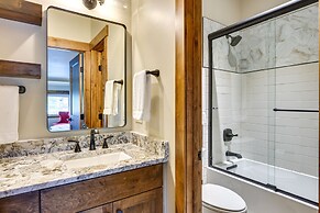 Mountain Adventure Home Base - Ski, Hike & Chill!