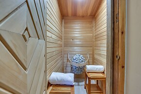 Mountain Adventure Home Base - Ski, Hike & Chill!