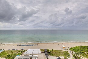 Steps to Sand: Ocean-view Condo in Hollywood