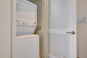 Steps to Sand: Ocean-view Condo in Hollywood