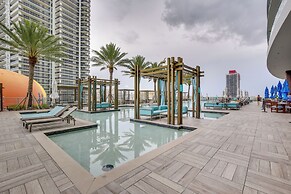 Steps to Sand: Ocean-view Condo in Hollywood