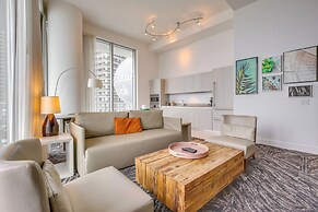 Steps to Sand: Ocean-view Condo in Hollywood