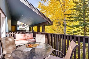Cozy Steamboat Condo w/ Balcony & Mtn Views!