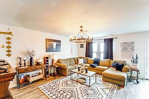 Welcoming Bullhead City Home w/ Pool & Game Room!