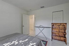 Pet-friendly Miami House ~ 8 Mi to Beaches!