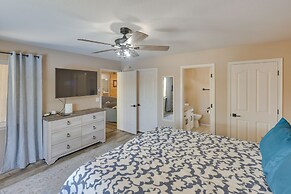 Lovely Bullhead City Retreat w/ Patio & Grill!