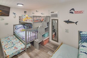 Lovely Bullhead City Retreat w/ Patio & Grill!