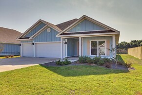 Gulf Breeze Home Rental: 8 Mi to Pensacola Beach!