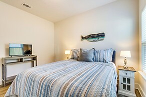 Gulf Breeze Home Rental: 8 Mi to Pensacola Beach!