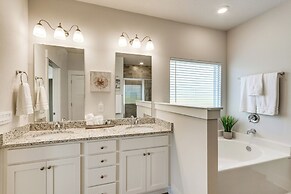 Gulf Breeze Home Rental: 8 Mi to Pensacola Beach!