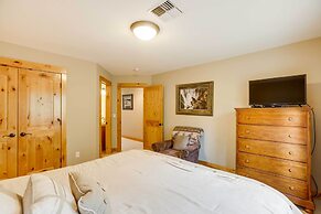 Private Pool & Hot Tub: Sunriver Retreat!