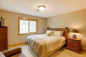 Private Pool & Hot Tub: Sunriver Retreat!