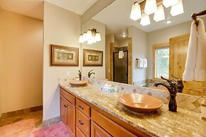 Private Pool & Hot Tub: Sunriver Retreat!