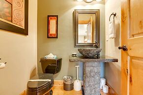 Private Pool & Hot Tub: Sunriver Retreat!