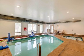 Private Pool & Hot Tub: Sunriver Retreat!