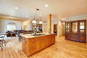 Private Pool & Hot Tub: Sunriver Retreat!