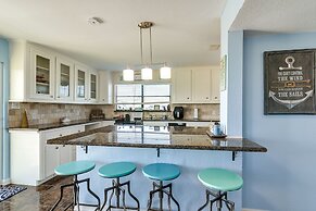 Walk to Beach: Family-friendly Galveston Home!