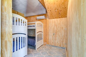 Walk to Beach: Family-friendly Galveston Home!