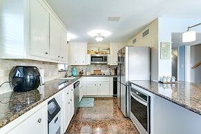 Walk to Beach: Family-friendly Galveston Home!