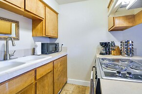 Central Condo w/ Pool Access in Lake Havasu City